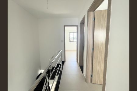 Corredor de casa à venda com 3 quartos, 118m² em Santa Amelia, Belo Horizonte