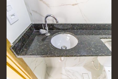 Banheiro de apartamento para alugar com 1 quarto, 25m² em Vila Invernada, São Paulo