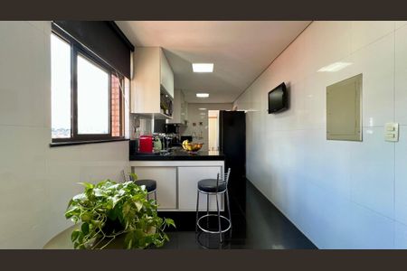 Apartamento à venda com 145m², 4 quartos e 3 vagascozinha