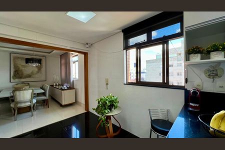 Apartamento à venda com 145m², 4 quartos e 3 vagascozinha