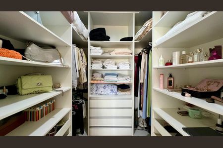 Apartamento à venda com 145m², 4 quartos e 3 vagasquarto 