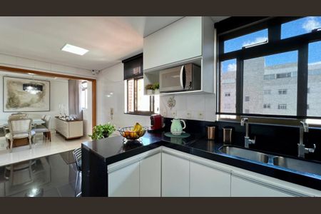 Apartamento à venda com 145m², 4 quartos e 3 vagascozinha