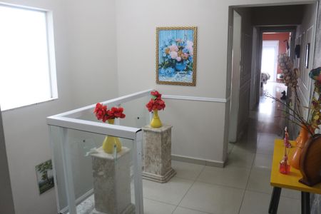 Casa à venda com 200m², 4 quartos e 4 vagasEscada