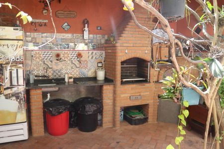 Casa à venda com 200m², 4 quartos e 4 vagasQuintal