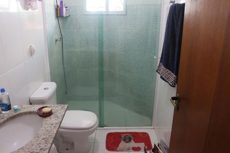 Casa à venda com 200m², 4 quartos e 4 vagasBanheiro da Suíte