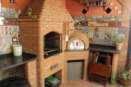 Casa à venda com 200m², 4 quartos e 4 vagasQuintal