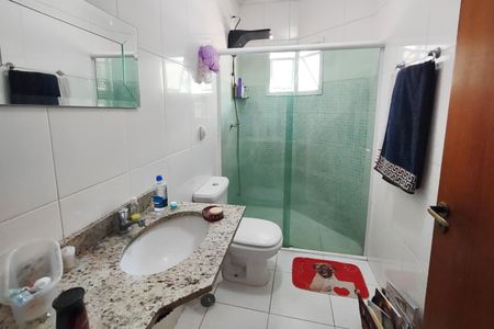 Casa à venda com 200m², 4 quartos e 4 vagasBanheiro da Suíte
