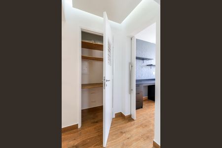 Apartamento para alugar com 75m², 2 quartos e 1 vaga Apartamento para alugar com 75m², 2 quartos e 1 vagaCorredor/Despensa