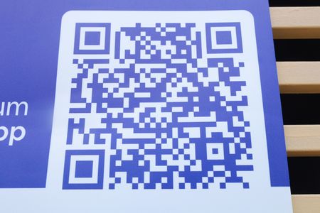 Casa para alugar com 230m², 3 quartos e sem vagaPlaca instalada no portão do imóvel - Código da placa: FPOT - 882