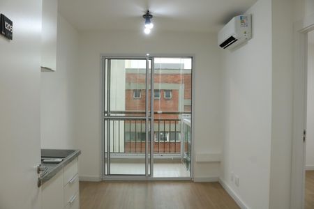 Sala e Cozinha Integrada de kitnet/studio para alugar com 1 quarto, 28m² em Perdizes, São Paulo