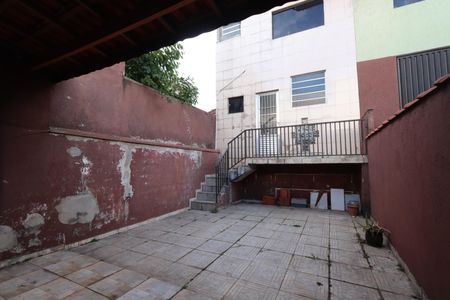 Casa à venda com 203m², 3 quartos e 4 vagasQuintal