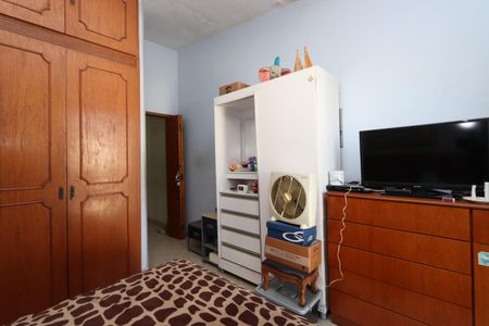 Casa à venda com 203m², 3 quartos e 4 vagasQuarto 2
