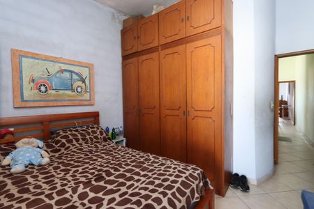 Casa à venda com 203m², 3 quartos e 4 vagasQuarto 2