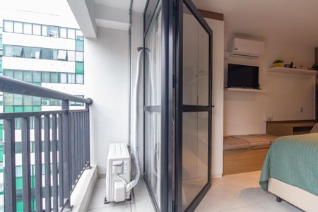 Studio para alugar com 26m², 0 quarto e sem vaga Studio para alugar com 26m², 0 quarto e sem vagaVaranda