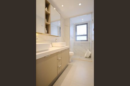 Apartamento à venda com 106m², 3 quartos e 2 vagasBanheiro da Suíte