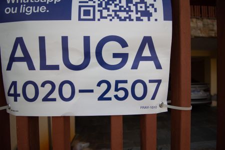 Casa para alugar com 380m², 3 quartos e 6 vagasFachada 