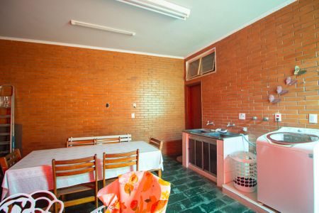 Casa para alugar com 380m², 3 quartos e 6 vagasÁrea de Serviço