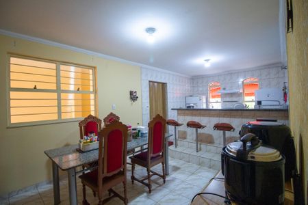 Casa para alugar com 380m², 3 quartos e 6 vagasCozinha 