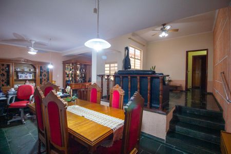 Casa para alugar com 380m², 3 quartos e 6 vagasSala