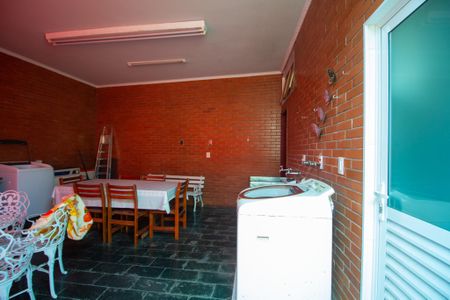 Casa para alugar com 380m², 3 quartos e 6 vagasÁrea de Serviço