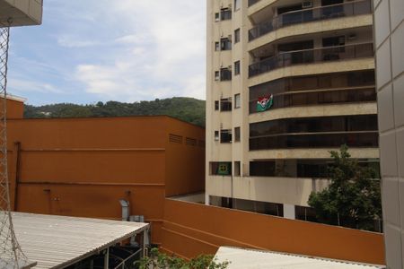 Apartamento à venda com 98m², 3 quartos e 2 vagasÁrea de serviço - Vista