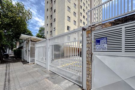 Apartamento para alugar com 48m², 2 quartos e 1 vagaFachada - Plaquinha