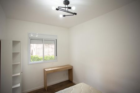 QUARTO 1 de apartamento para alugar com 2 quartos, 42m² em Vila Guaca, São Paulo