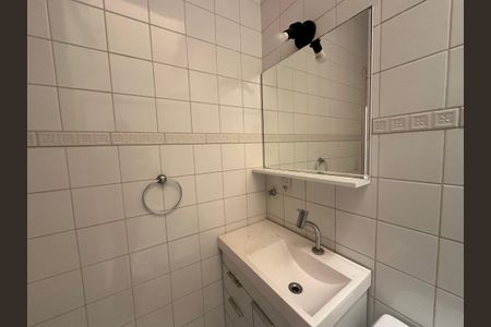 Casa de condomínio à venda com 65m², 2 quartos e 1 vaga Casa de condomínio à venda com 65m², 2 quartos e 1 vagaBanheiro