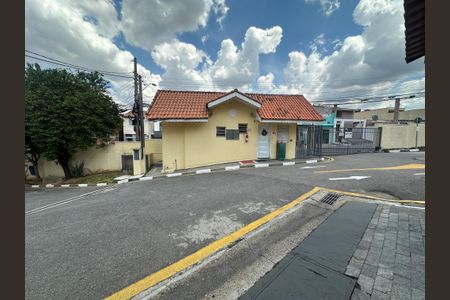 Casa de condomínio à venda com 65m², 2 quartos e 1 vaga Casa de condomínio à venda com 65m², 2 quartos e 1 vagaFachada e portaria