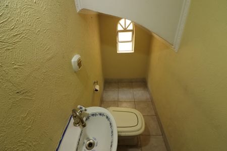 Casa à venda com 156m², 3 quartos e 2 vagasLavabo