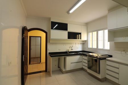 Casa à venda com 156m², 3 quartos e 2 vagasCozinha 