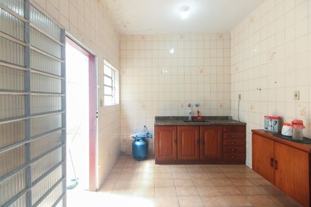Casa à venda com 80m², 2 quartos e 2 vagas Casa à venda com 80m², 2 quartos e 2 vagasCozinha