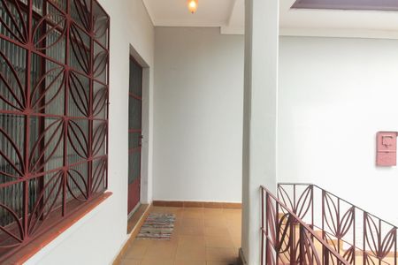 Casa à venda com 80m², 2 quartos e 2 vagas Casa à venda com 80m², 2 quartos e 2 vagasEntrada