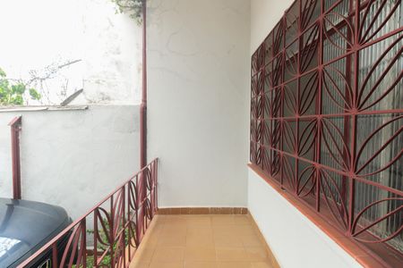 Casa à venda com 80m², 2 quartos e 2 vagas Casa à venda com 80m², 2 quartos e 2 vagasEntrada