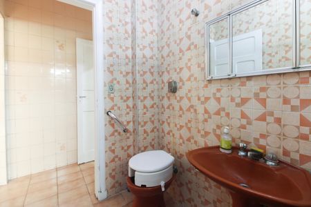 Casa à venda com 80m², 2 quartos e 2 vagas Casa à venda com 80m², 2 quartos e 2 vagasBanheiro