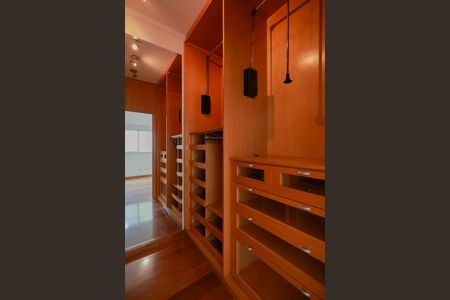 Casa à venda com 168m², 4 quartos e 2 vagasCloset da suíte 1