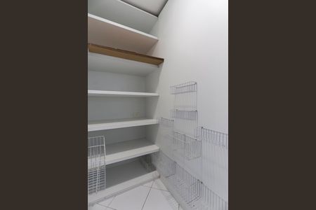 Casa à venda com 168m², 4 quartos e 2 vagasDespensa