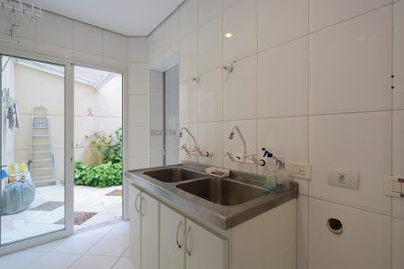 Casa à venda com 168m², 4 quartos e 2 vagasÁrea de serviço