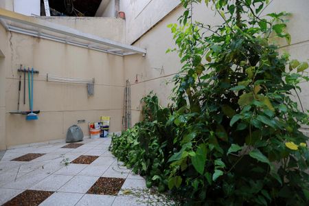 Casa à venda com 168m², 4 quartos e 2 vagasQuintal e jardim de inverno