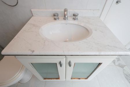 Casa à venda com 168m², 4 quartos e 2 vagasBanheiro da suíte 2