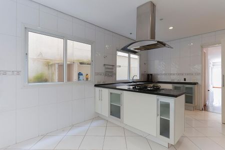 Casa à venda com 168m², 4 quartos e 2 vagasCopa e cozinha