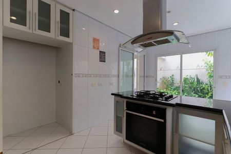 Casa à venda com 168m², 4 quartos e 2 vagasCopa e cozinha