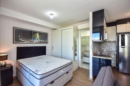 Sala de kitnet/studio para alugar com 1 quarto, 45m² em Real Parque, São Paulo