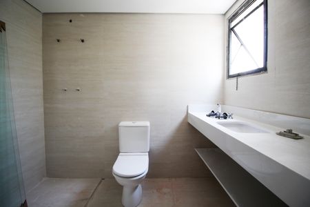 Apartamento para alugar com 170m², 3 quartos e 3 vagasBanheiro da Suíte 1