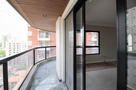 Apartamento para alugar com 170m², 3 quartos e 3 vagasVaranda