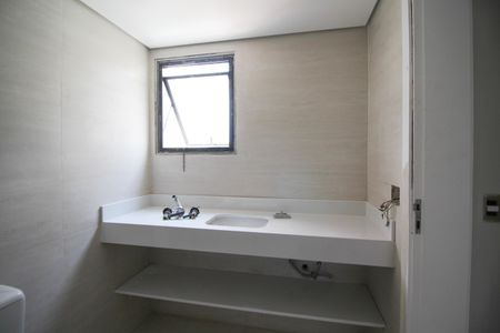 Apartamento para alugar com 170m², 3 quartos e 3 vagasBanheiro da Suíte 1