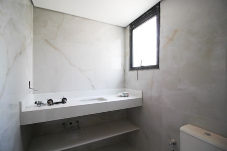 Apartamento para alugar com 170m², 3 quartos e 3 vagasBanheiro da Suíte 2