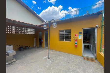Casa à venda com 70m², 2 quartos e 1 vagaMini mercado