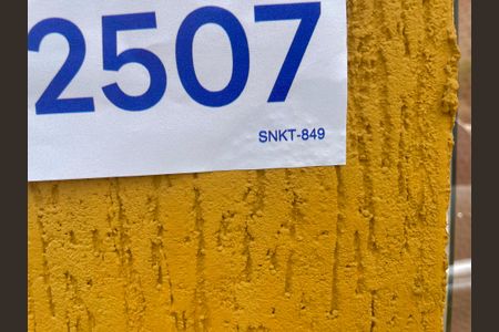 Casa à venda com 70m², 2 quartos e 1 vagaCódigo da placa SNKT-849