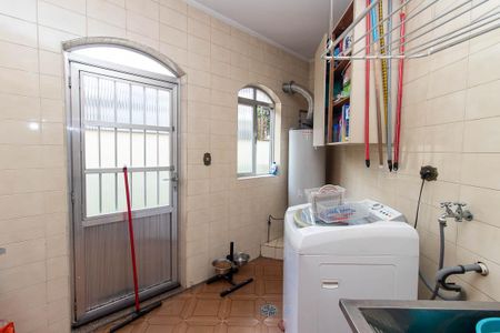 Casa à venda com 270m², 3 quartos e 6 vagasÁrea de Serviço